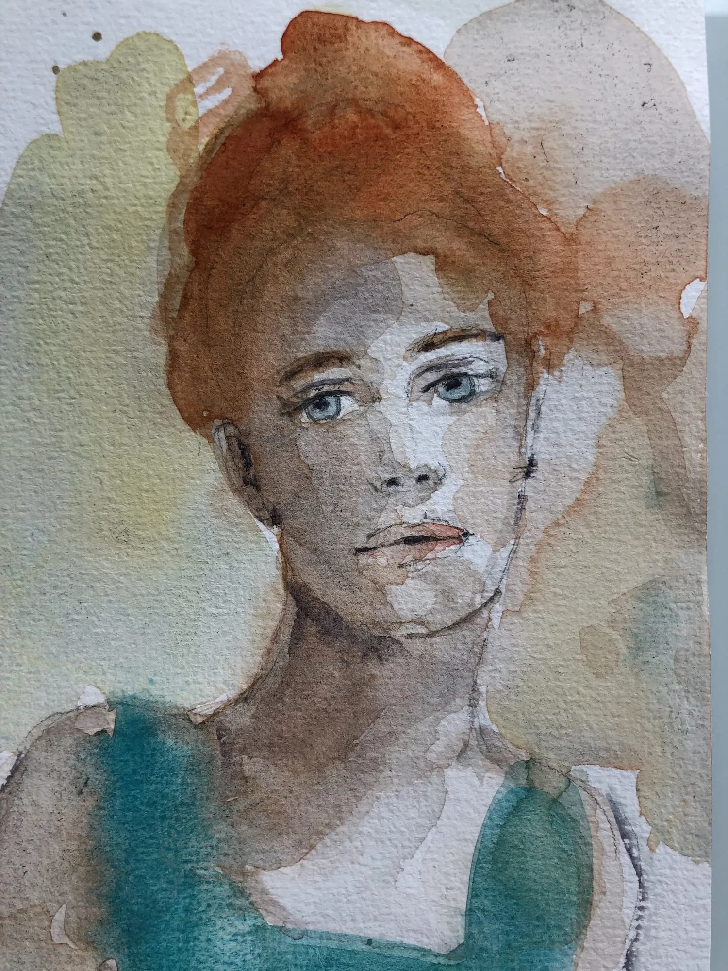 Aquarellporträt einer rothaarigen Frau mit Hochsteckfrisur in einem türkisfarbenen Top.